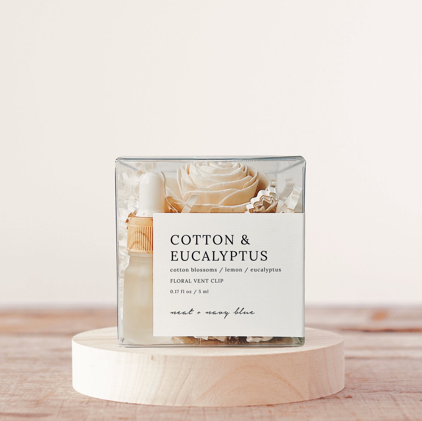 Cotton & Eucalyptus Floral Vent Clip
