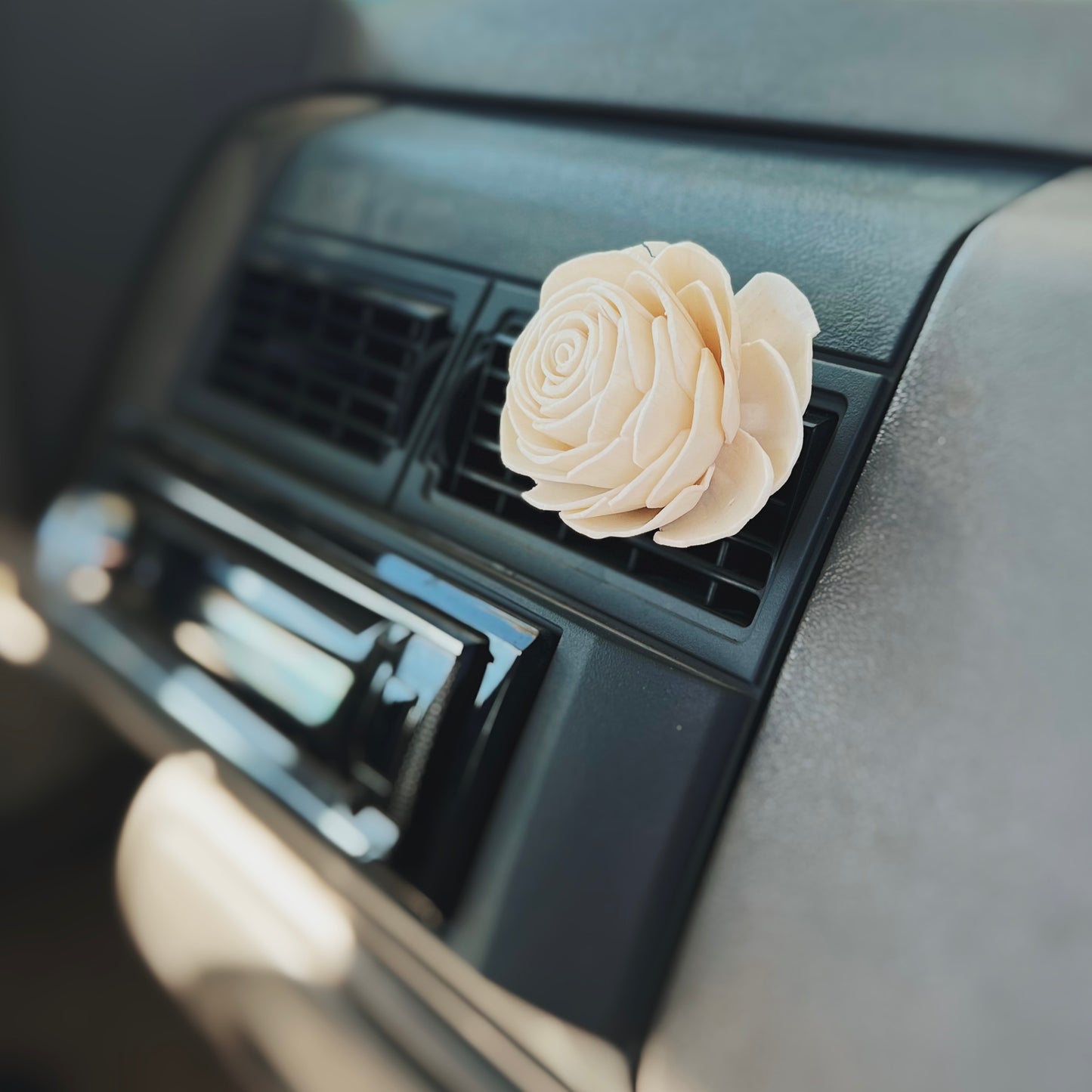 Sweet Farmhouse Floral Vent Clip